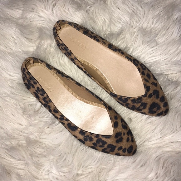 Old Navy Women’s Faux Suede Leopard Print Flats - Picture 1 of 3